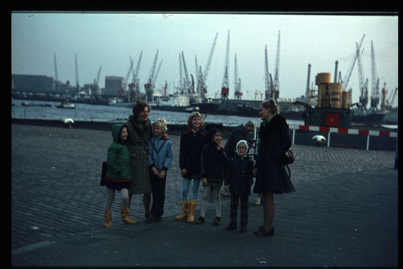 14.Rotterdam okt 1973 Mama,Traude,Brigitte,Marion,Peter,Britt.JPG
